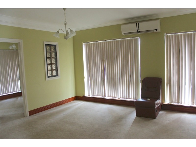 8 Endeavour Drive, Wandina WA 6530