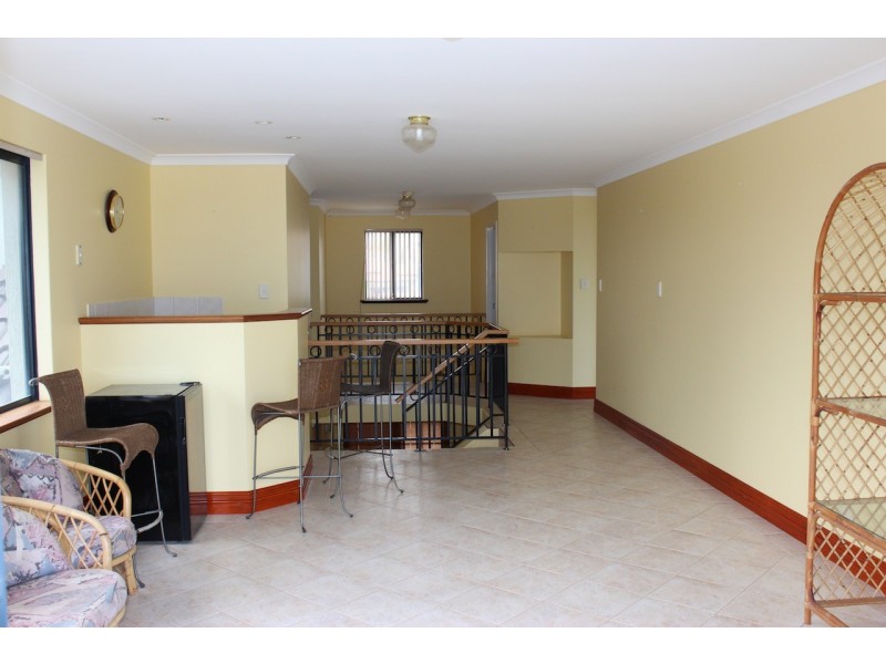 8 Endeavour Drive, Wandina WA 6530