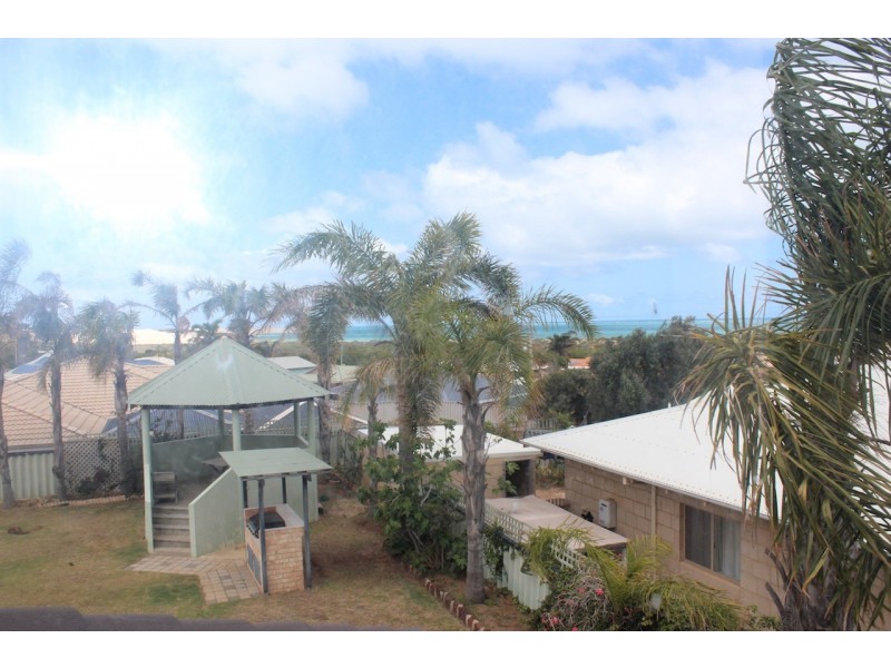 8 Endeavour Drive, Wandina WA 6530