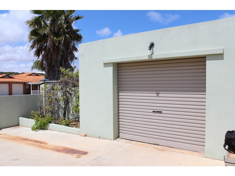 8 Endeavour Drive, Wandina WA 6530