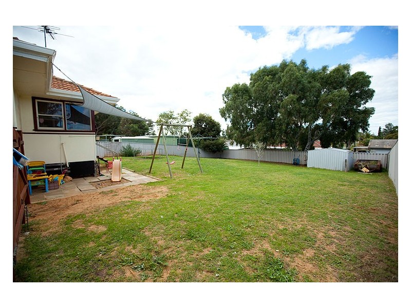 11 Felicia Street, Rangeway WA 6530