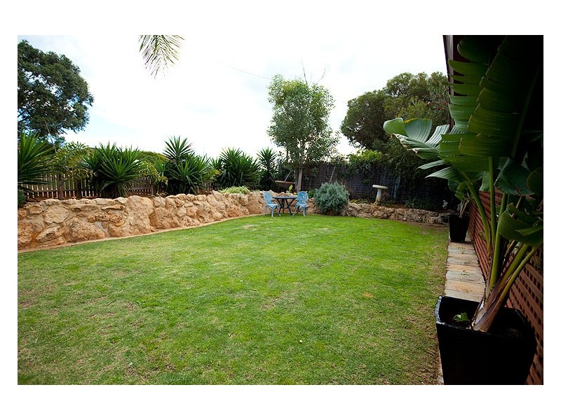 11 Felicia Street, Rangeway WA 6530