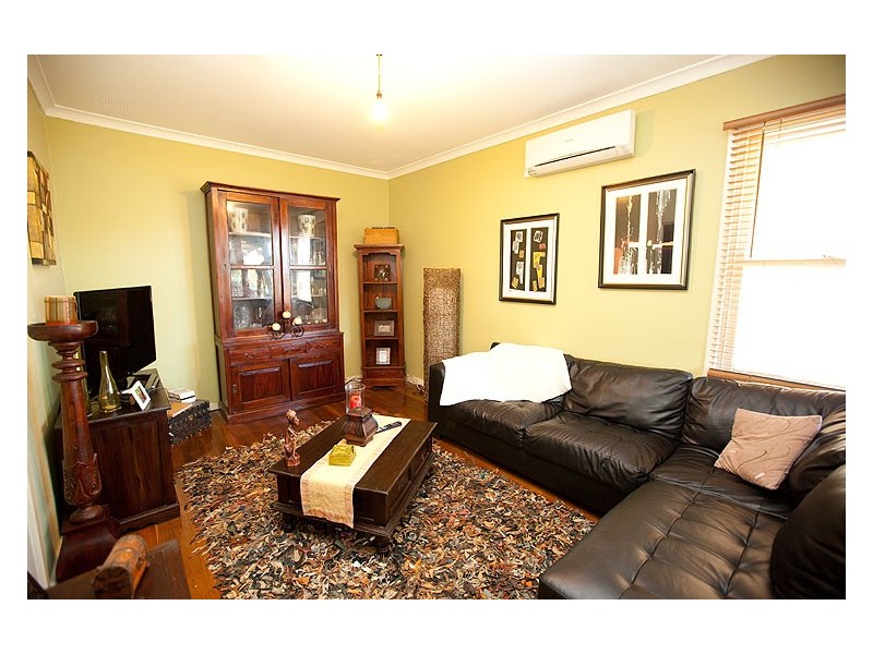 11 Felicia Street, Rangeway WA 6530