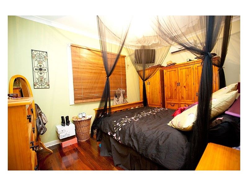 11 Felicia Street, Rangeway WA 6530