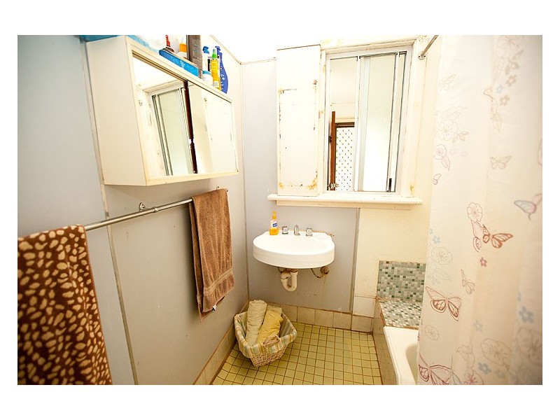 11 Felicia Street, Rangeway WA 6530