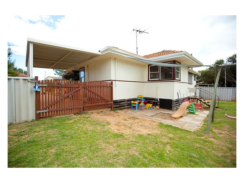 11 Felicia Street, Rangeway WA 6530