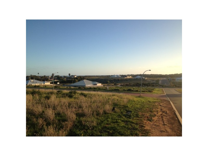 8 Moorings Loop, Sunset Beach WA 6530