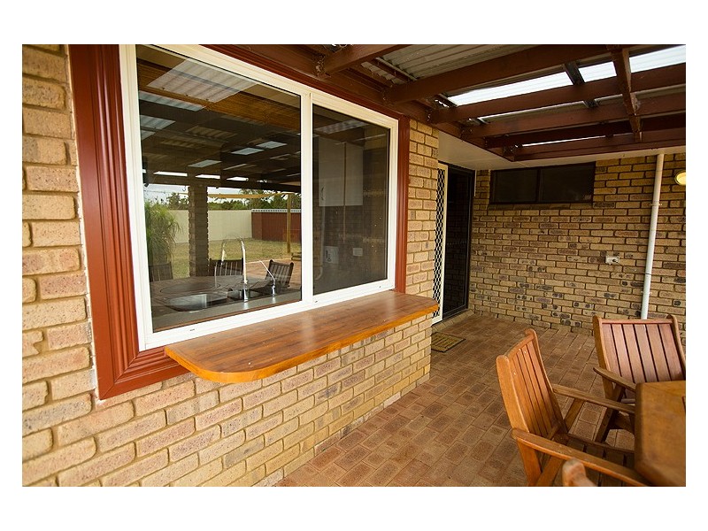 16 Jabiru Way, Waggrakine WA 6530