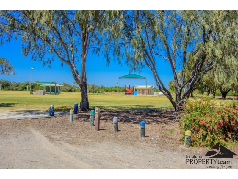 16 Jabiru Way, Waggrakine WA 6530
