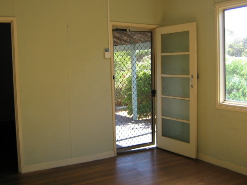 125 Fraser Street, Beachlands WA 6530