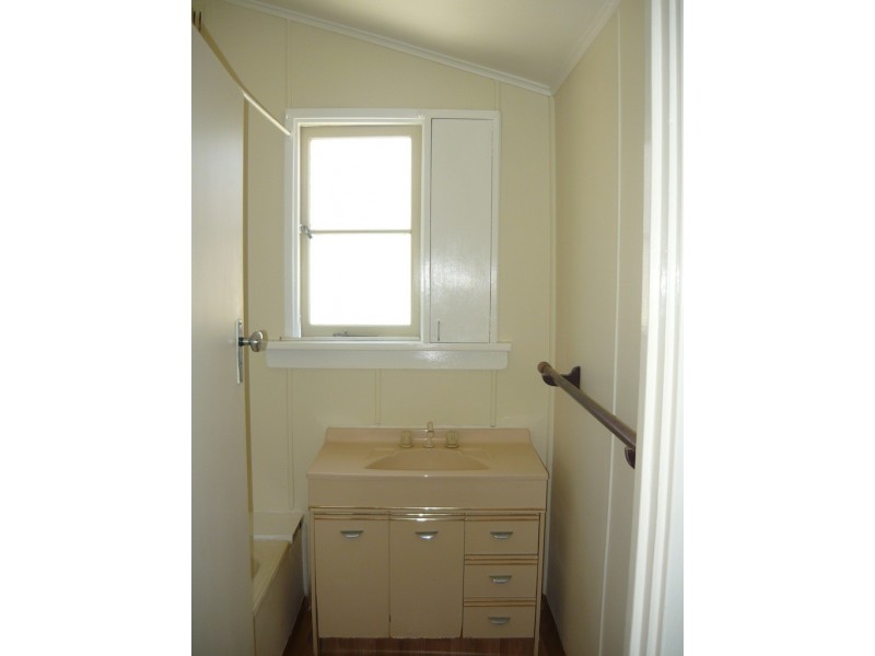 125 Fraser Street, Beachlands WA 6530