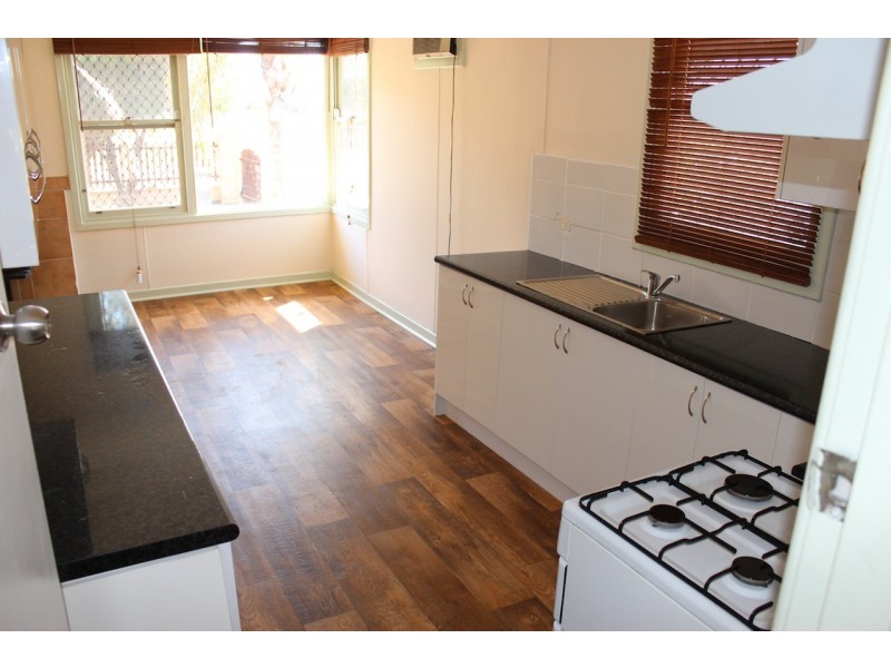 10 Lantana Street, Rangeway WA 6530