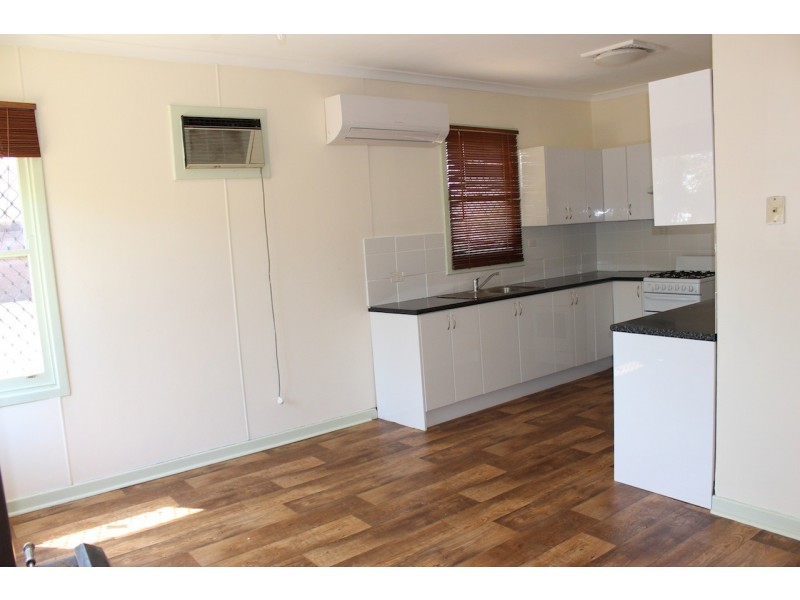 10 Lantana Street, Rangeway WA 6530