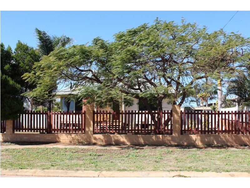 10 Lantana Street, Rangeway WA 6530