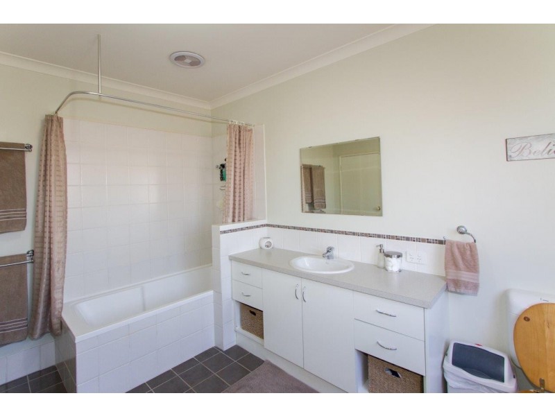 44 Tersonia Way, Strathalbyn WA 6530