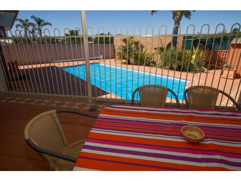 8 Gummer Avenue, Geraldton WA 6530