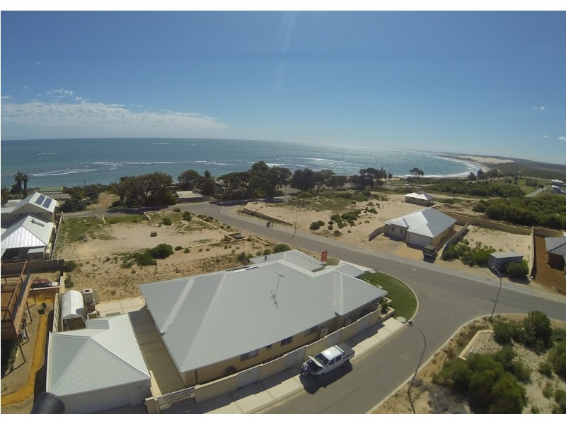 3 Beach View, Drummond Cove WA 6532