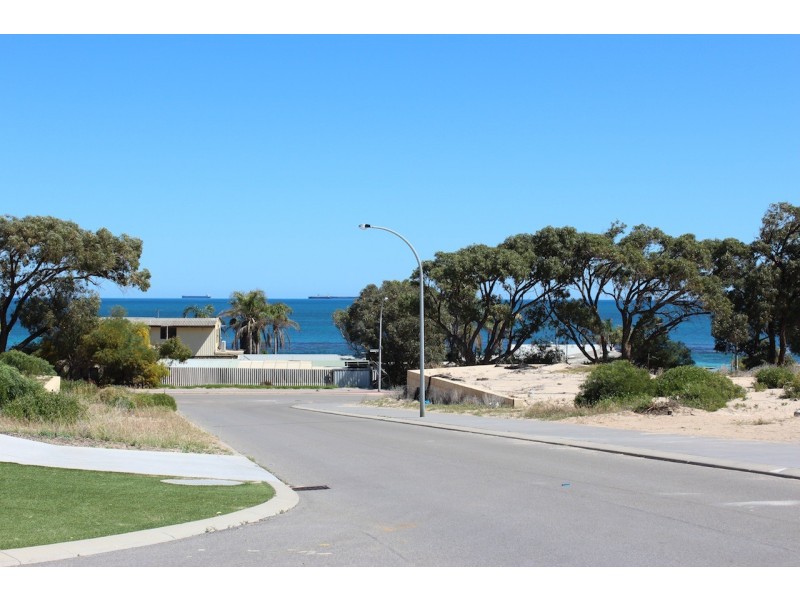 3 Beach View, Drummond Cove WA 6532