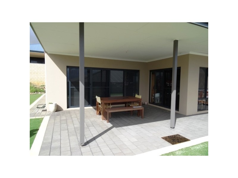 9 Basile Court, Wandina WA 6530