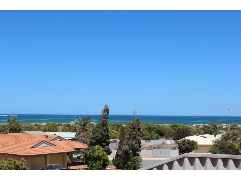 7 Auger Green, Wandina WA 6530