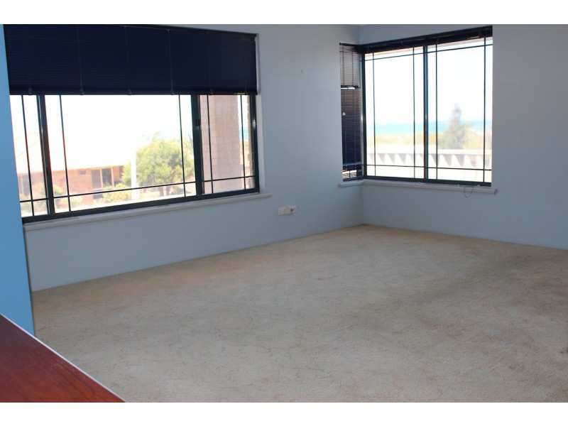 7 Auger Green, Wandina WA 6530