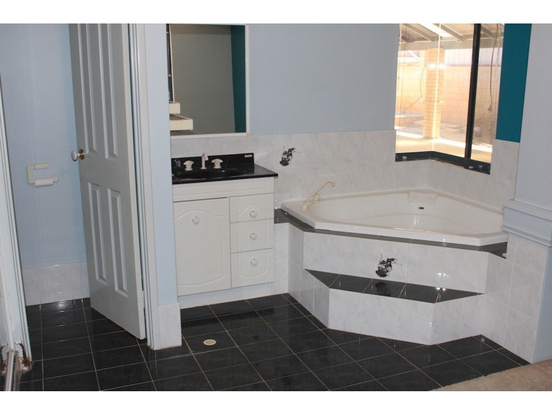 7 Auger Green, Wandina WA 6530