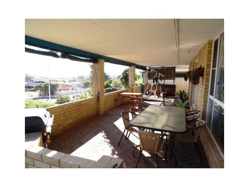 14 Ti-Tree Street, Wandina WA 6530