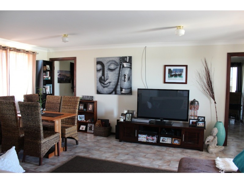 18 Downes Way, Port Denison WA 6525