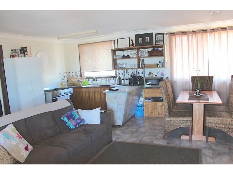 18 Downes Way, Port Denison WA 6525