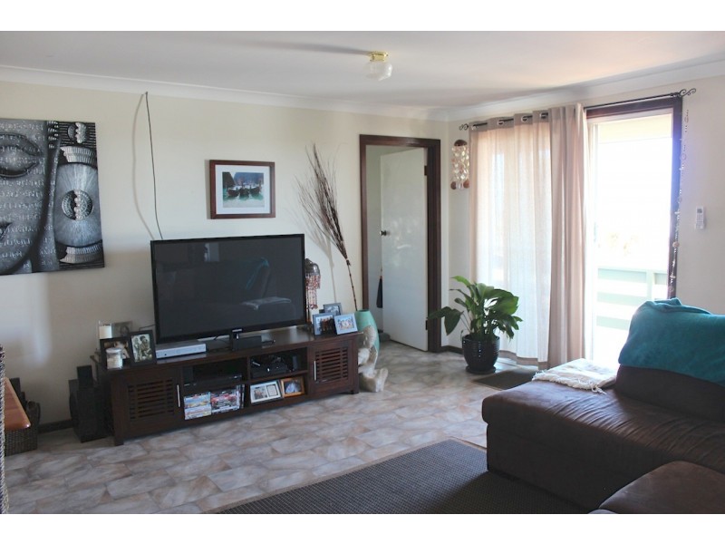 18 Downes Way, Port Denison WA 6525