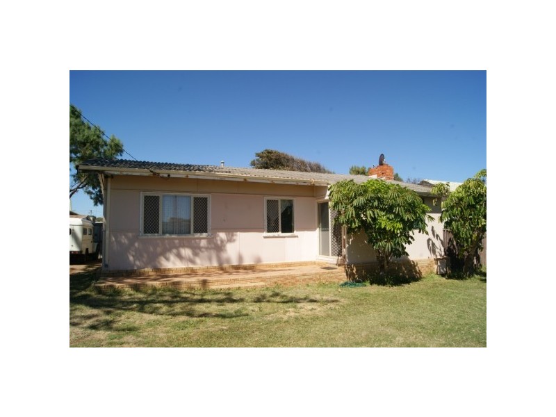 39 Crowther Street, Beachlands WA 6530