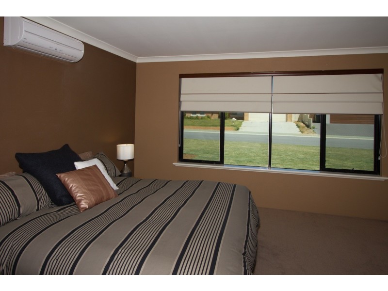 10 Ajax Drive, Wandina WA 6530