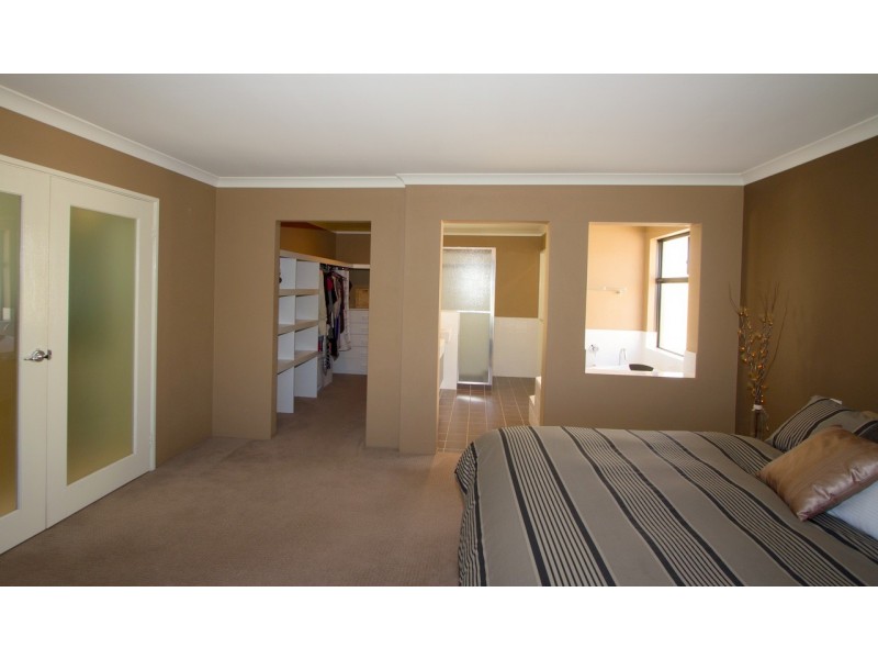 10 Ajax Drive, Wandina WA 6530