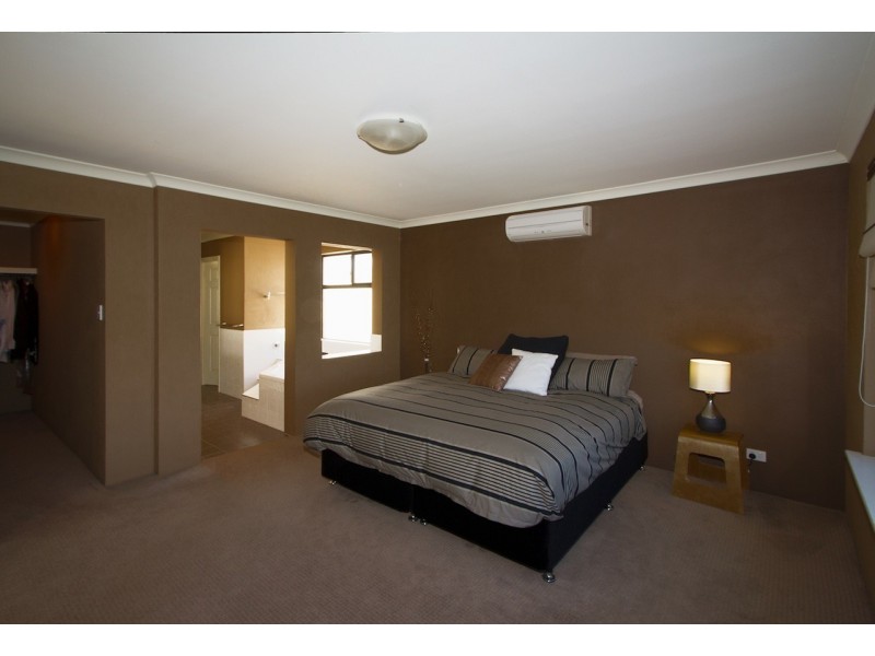 10 Ajax Drive, Wandina WA 6530