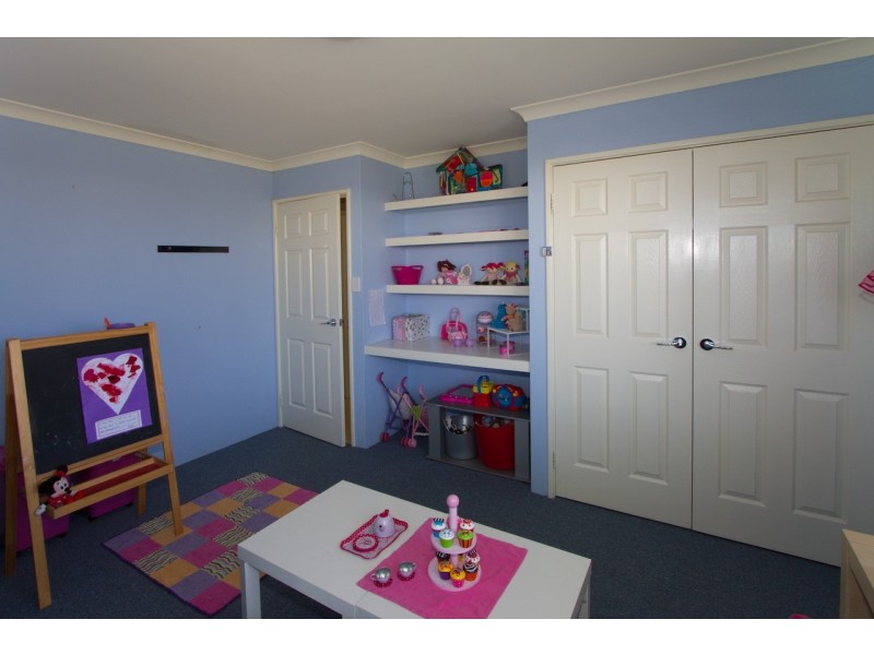 10 Ajax Drive, Wandina WA 6530