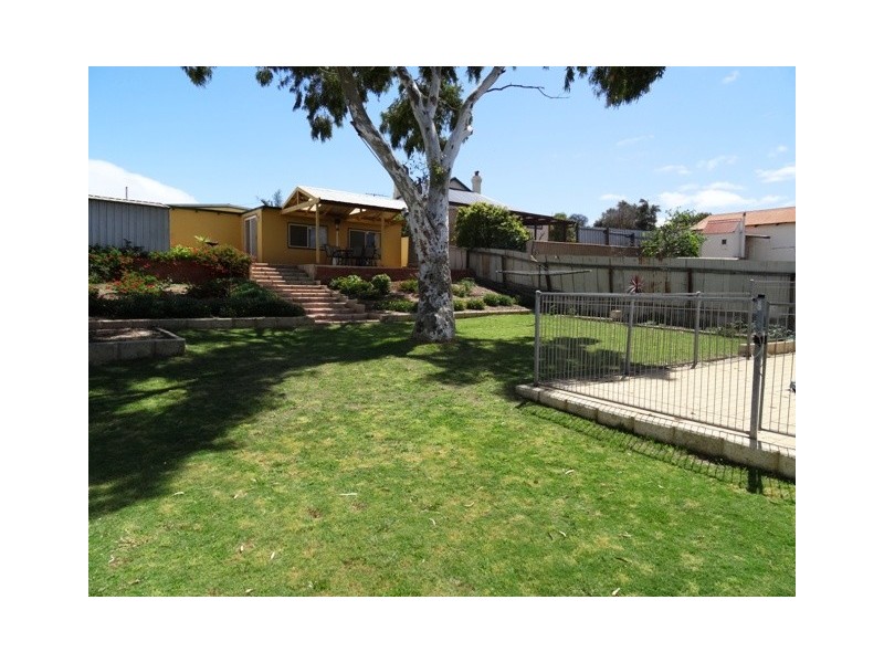 5 James Street, Geraldton WA 6530