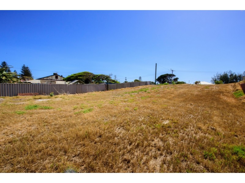 201 Evans Street, Beachlands WA 6530