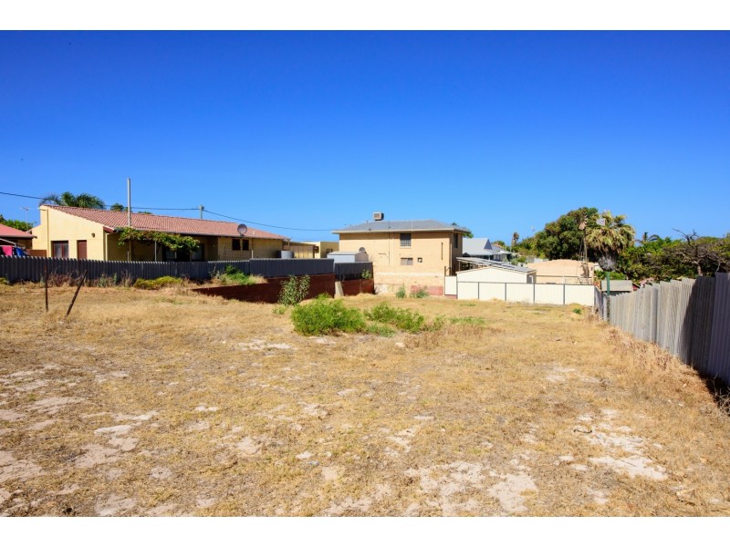201 Evans Street, Beachlands WA 6530