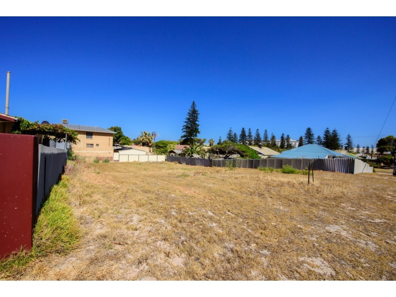 201 Evans Street, Beachlands WA 6530