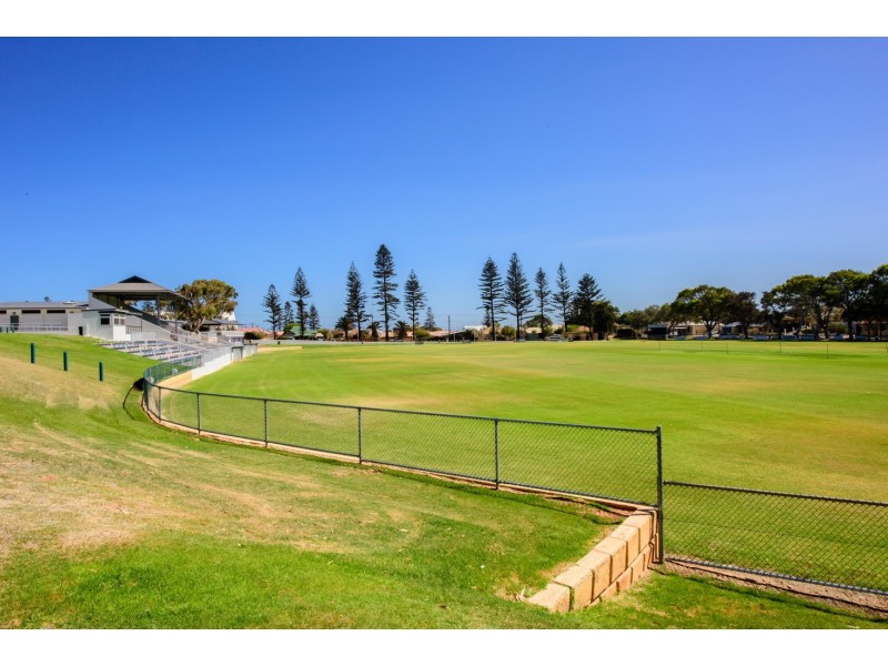 201 Evans Street, Beachlands WA 6530