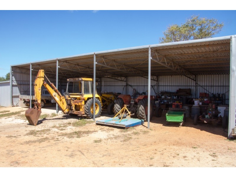 210 Nanson-Howatharra Road, Nanson WA 6532