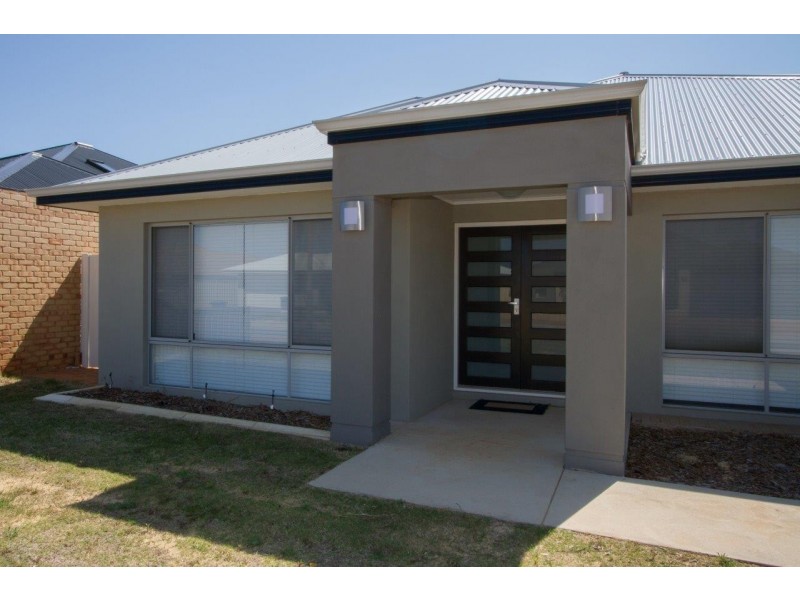 27 Spindrift Vista, Glenfield WA 6532