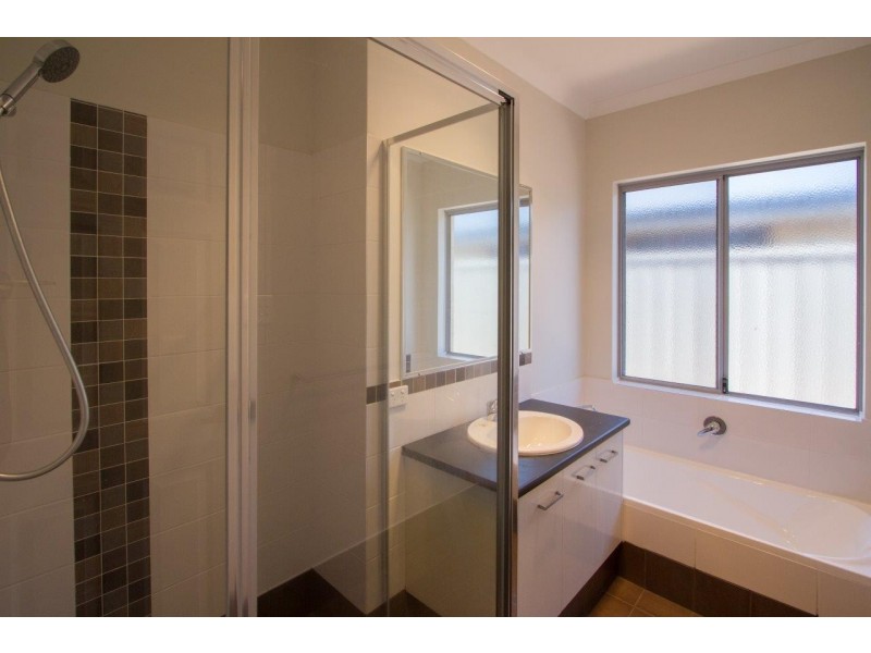 27 Spindrift Vista, Glenfield WA 6532