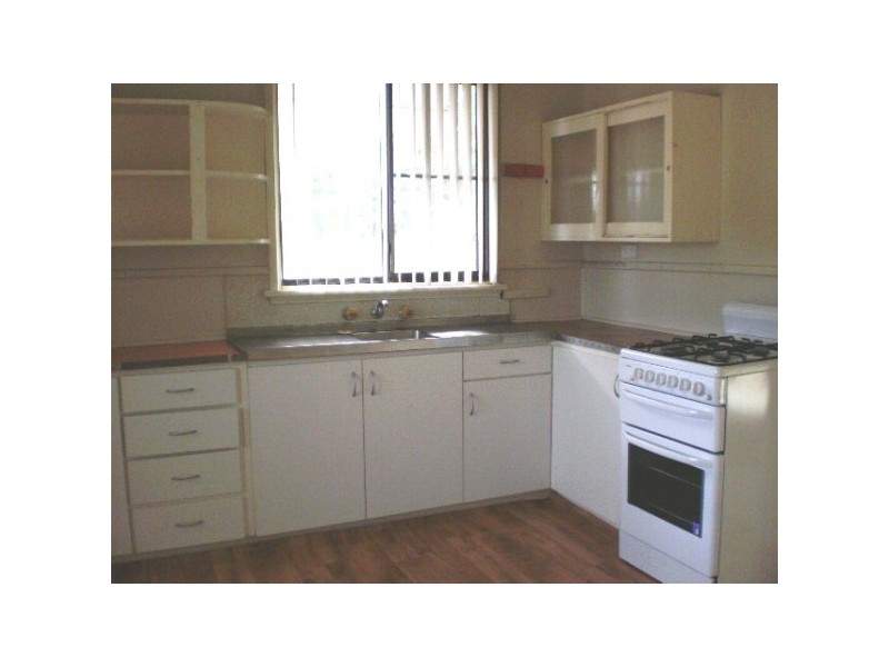 37 Crowther Street, Beachlands WA 6530