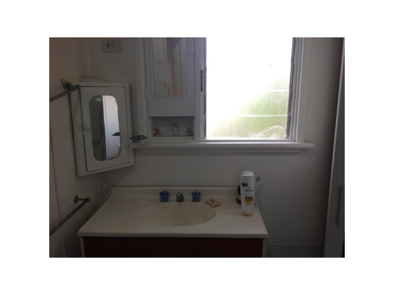 37 Crowther Street, Beachlands WA 6530