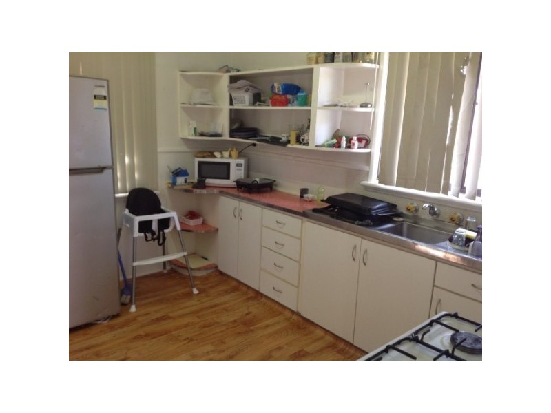 37 Crowther Street, Beachlands WA 6530