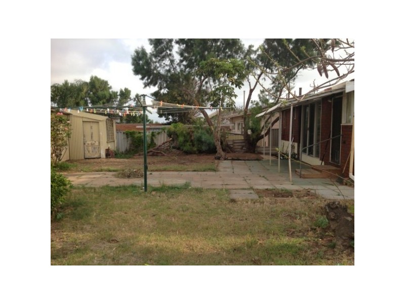 37 Crowther Street, Beachlands WA 6530