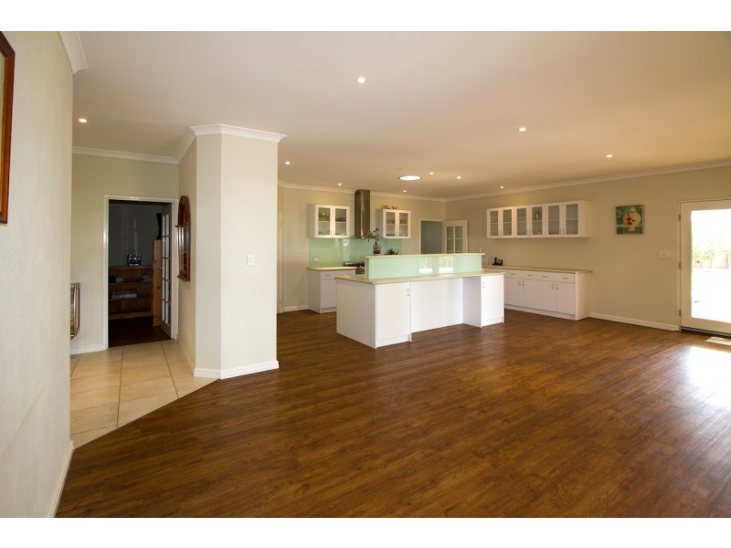 6 Rustic Court, Strathalbyn WA 6530