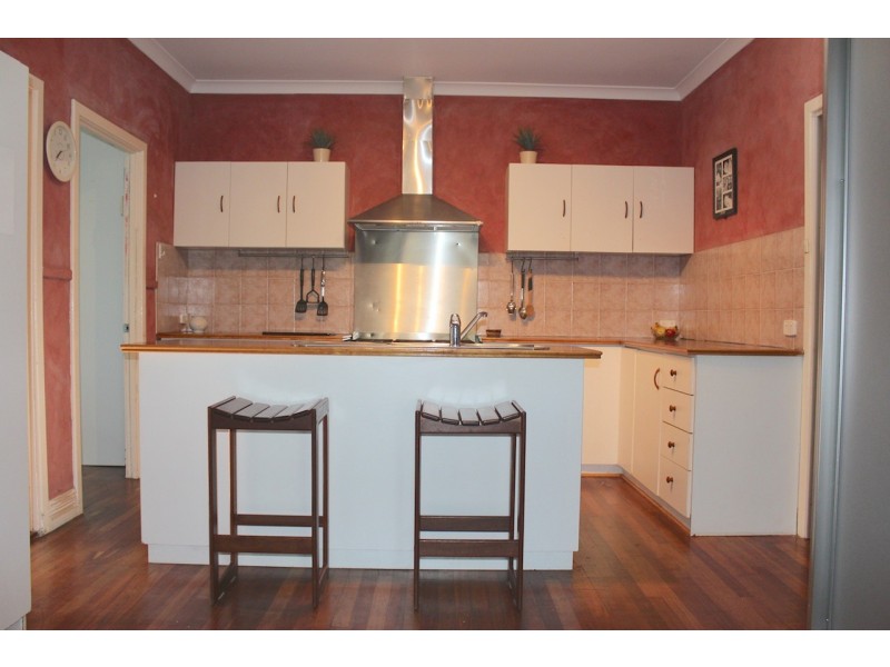 16 Whitfield Street, Beachlands WA 6530