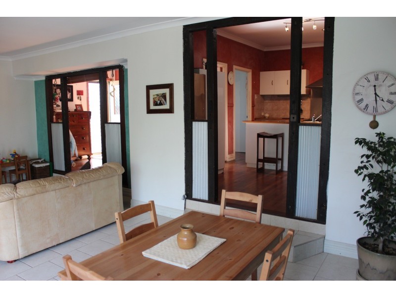 16 Whitfield Street, Beachlands WA 6530